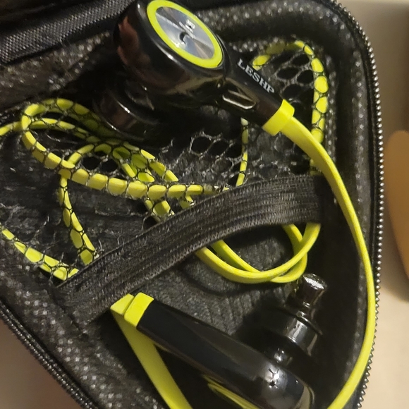 Leshp Bluetooth Earbuds. Brand New - Picture 4 of 8
